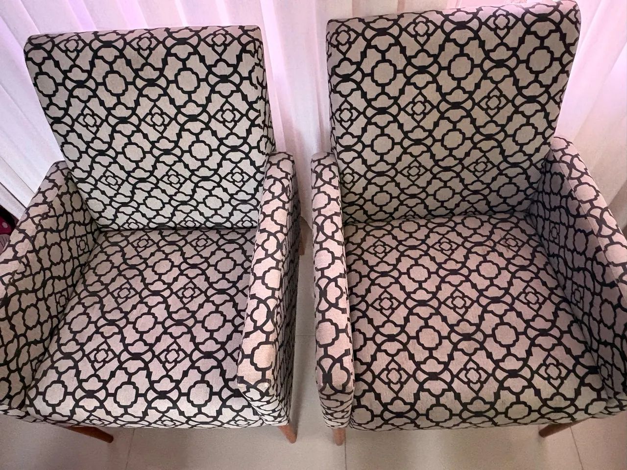 Poltronas pés palito ambiente interno  - Foto 4