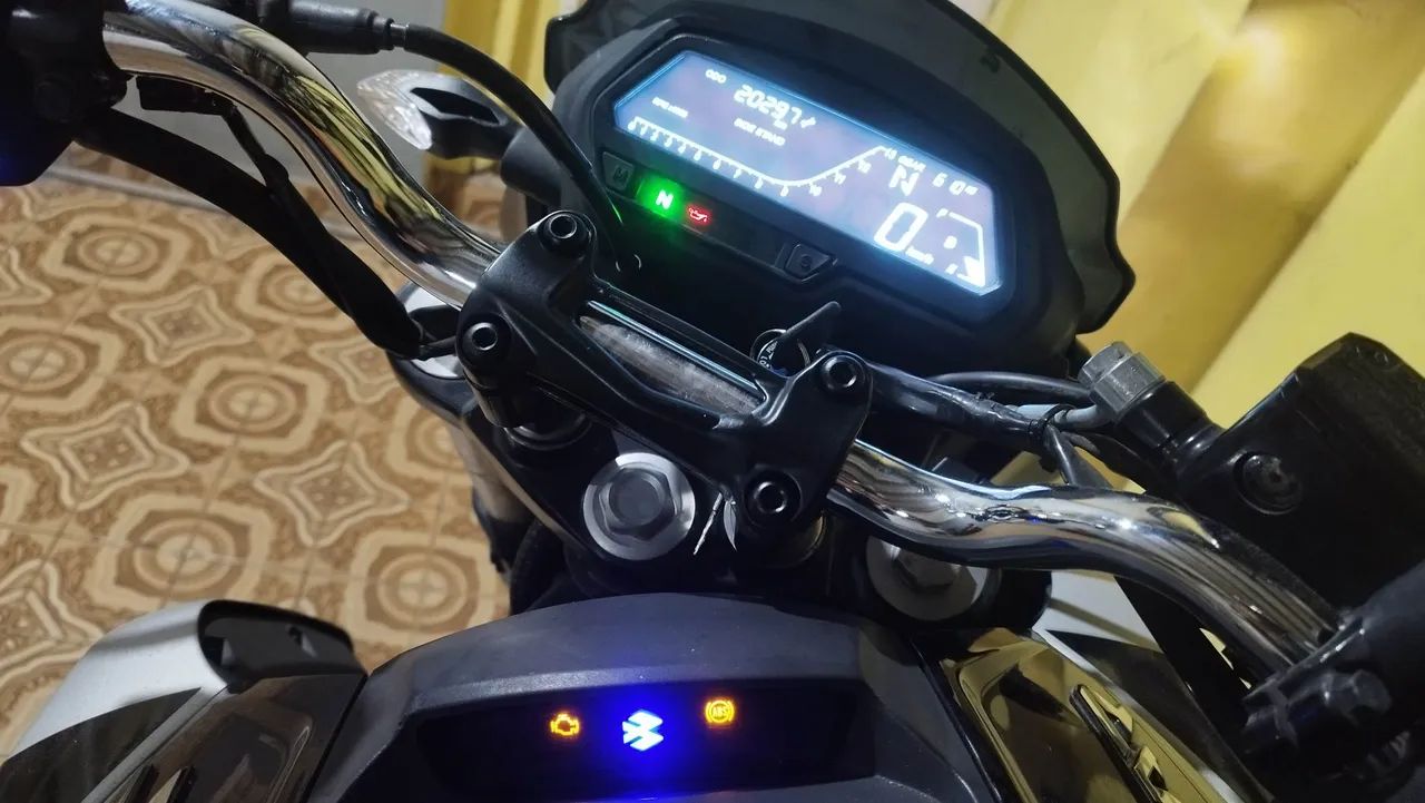 Dominar 250 ABS 2025 - Foto 4