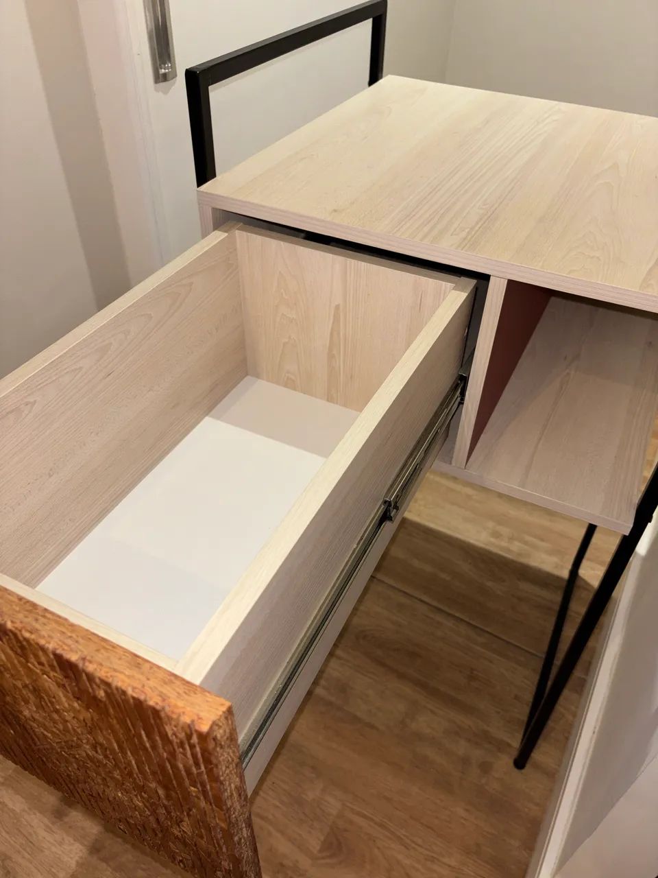Mesa de Cabeceira Industrial Multifuncional com Nicho - Foto 3