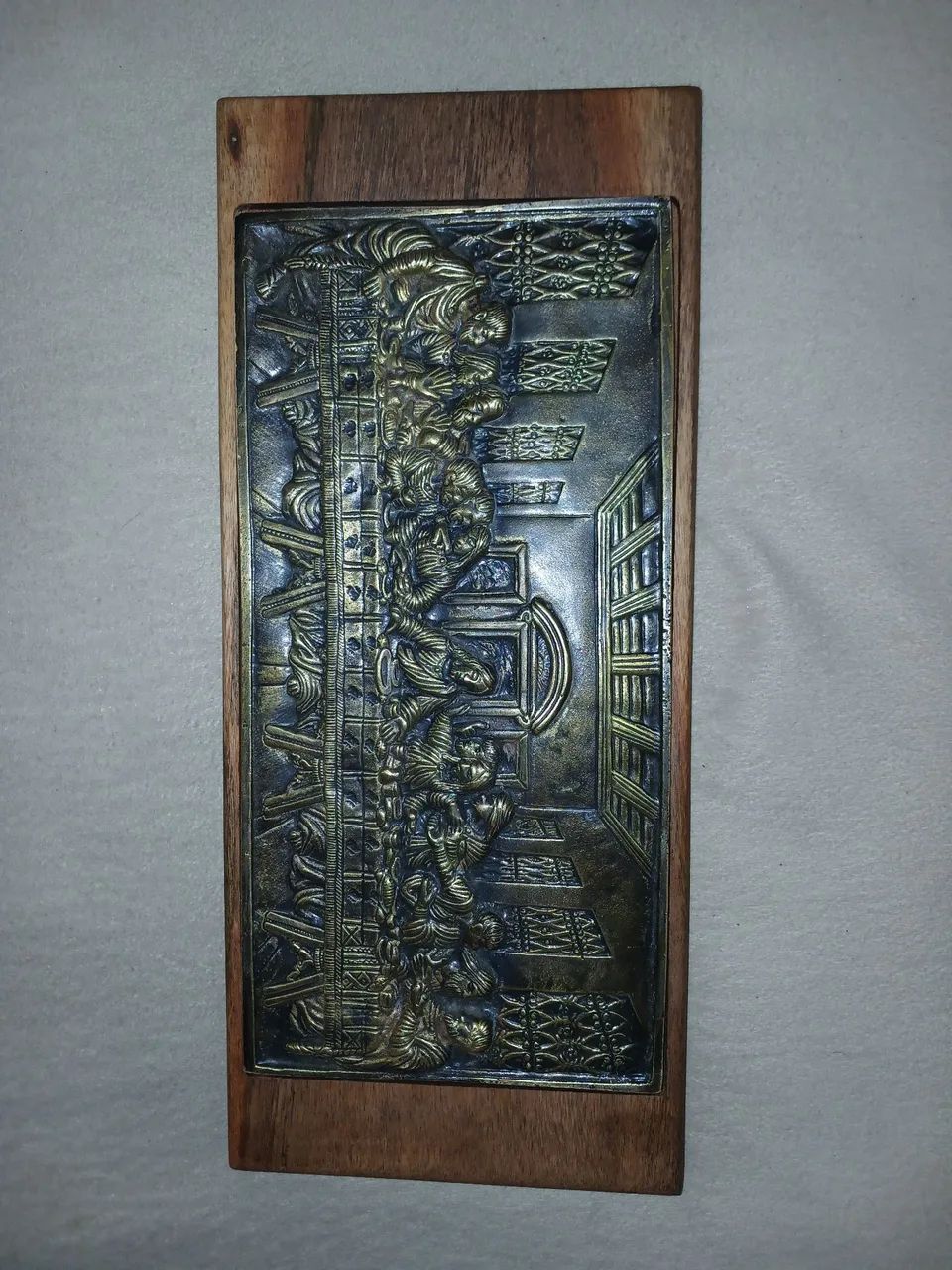 Santa ceia de bronze antiga com base de madeira  - Foto 3