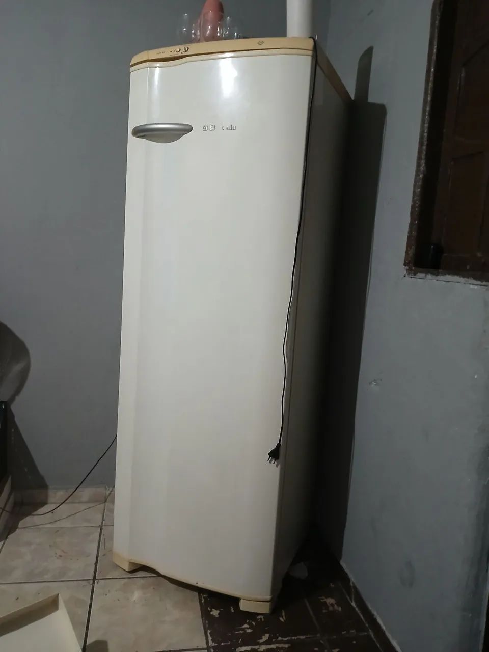 Vendo geladeira 
