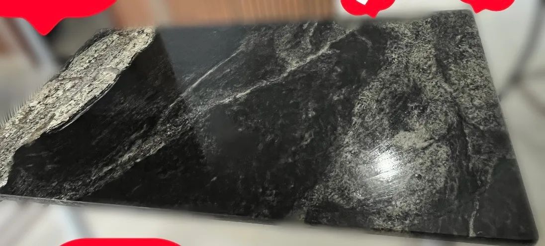 Vendo pedra de mármore de mesa de 4 cadeiras 