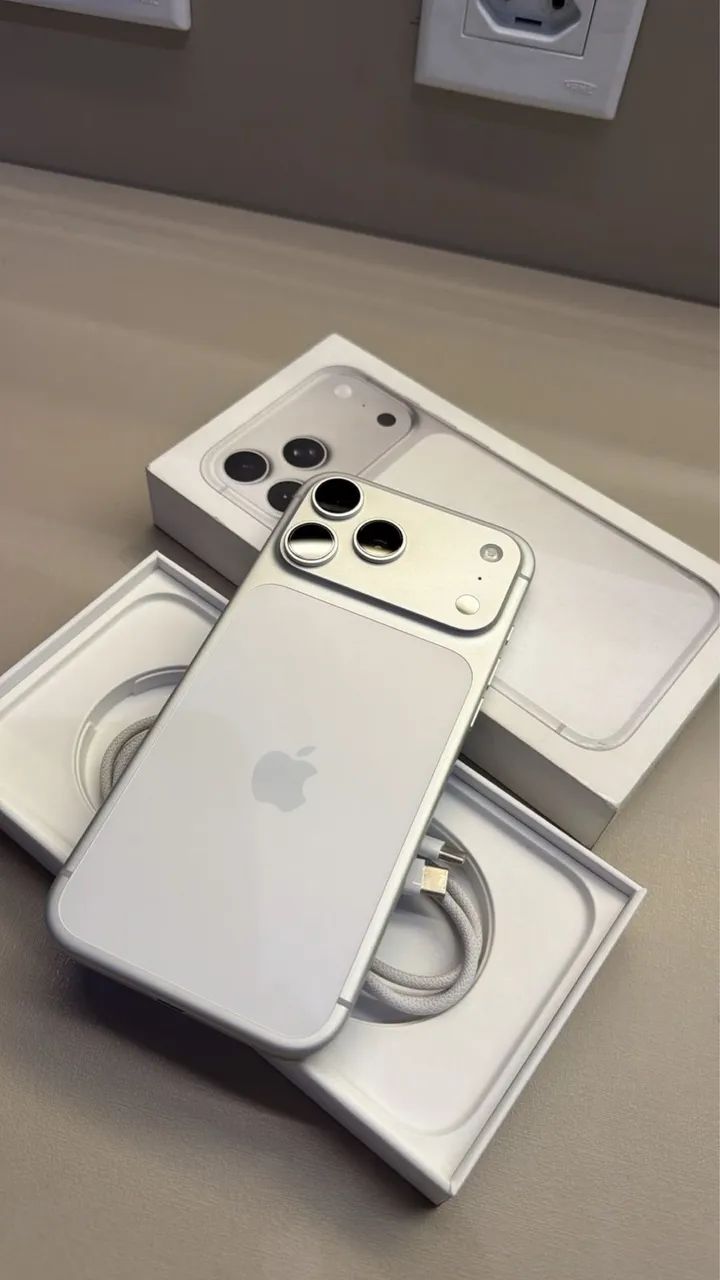 IPHONE 17 PRO MAX 256 GB 1 MÊS DE USO 