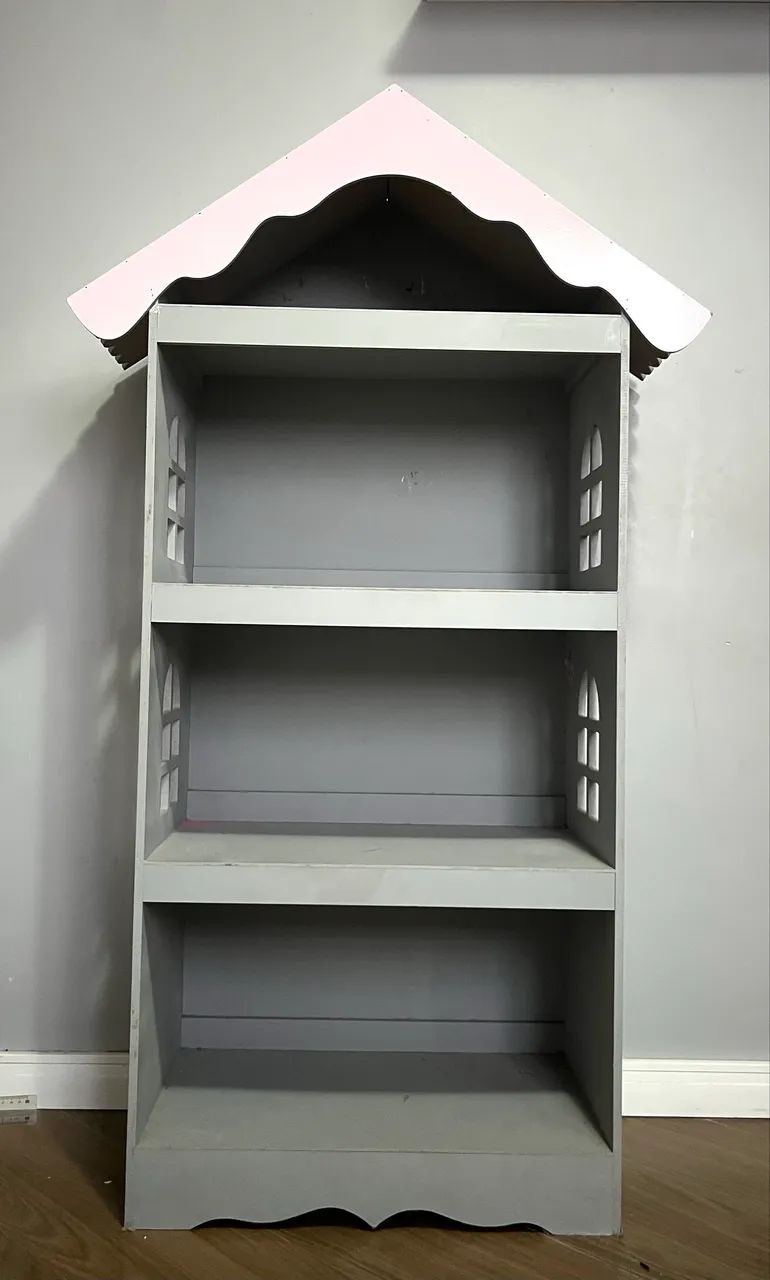 casinha de boneca em MDF pintada 