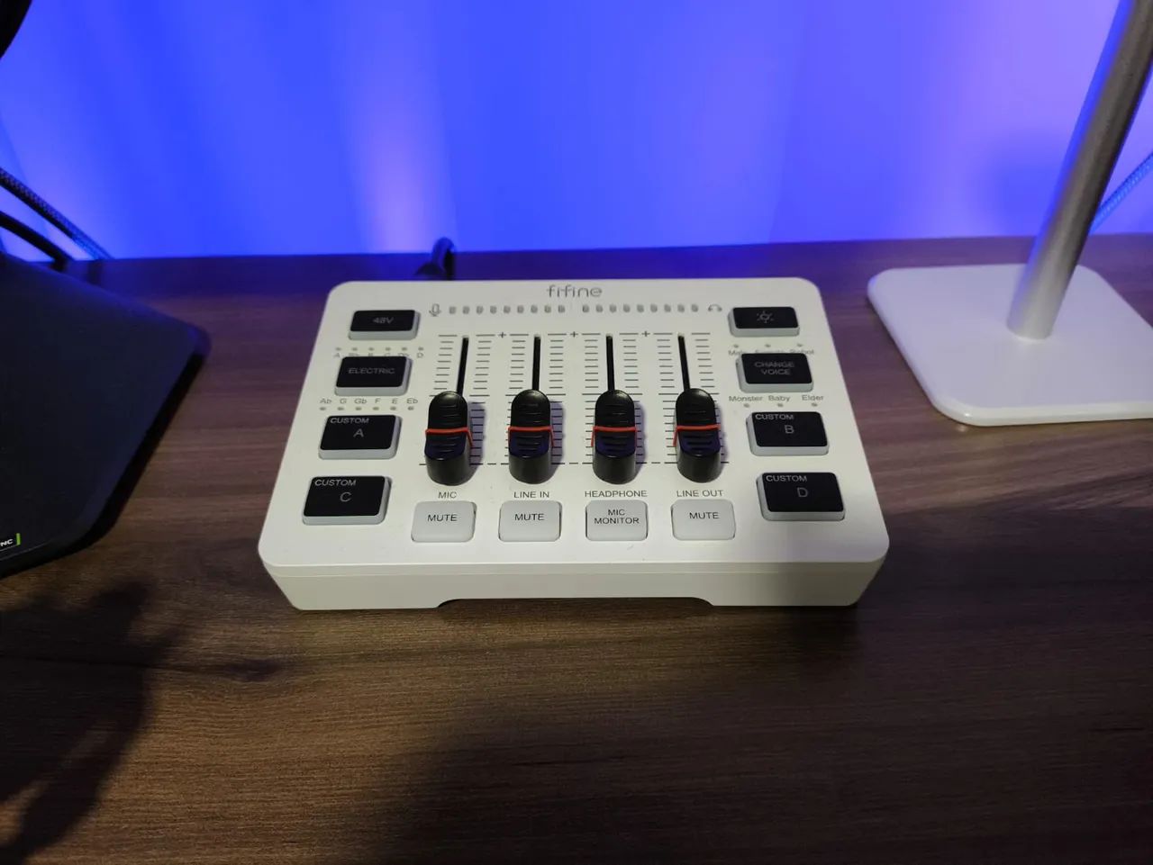 Combo Fifine: microfone + braço articulado + mixer + cabo XLR - Foto 3