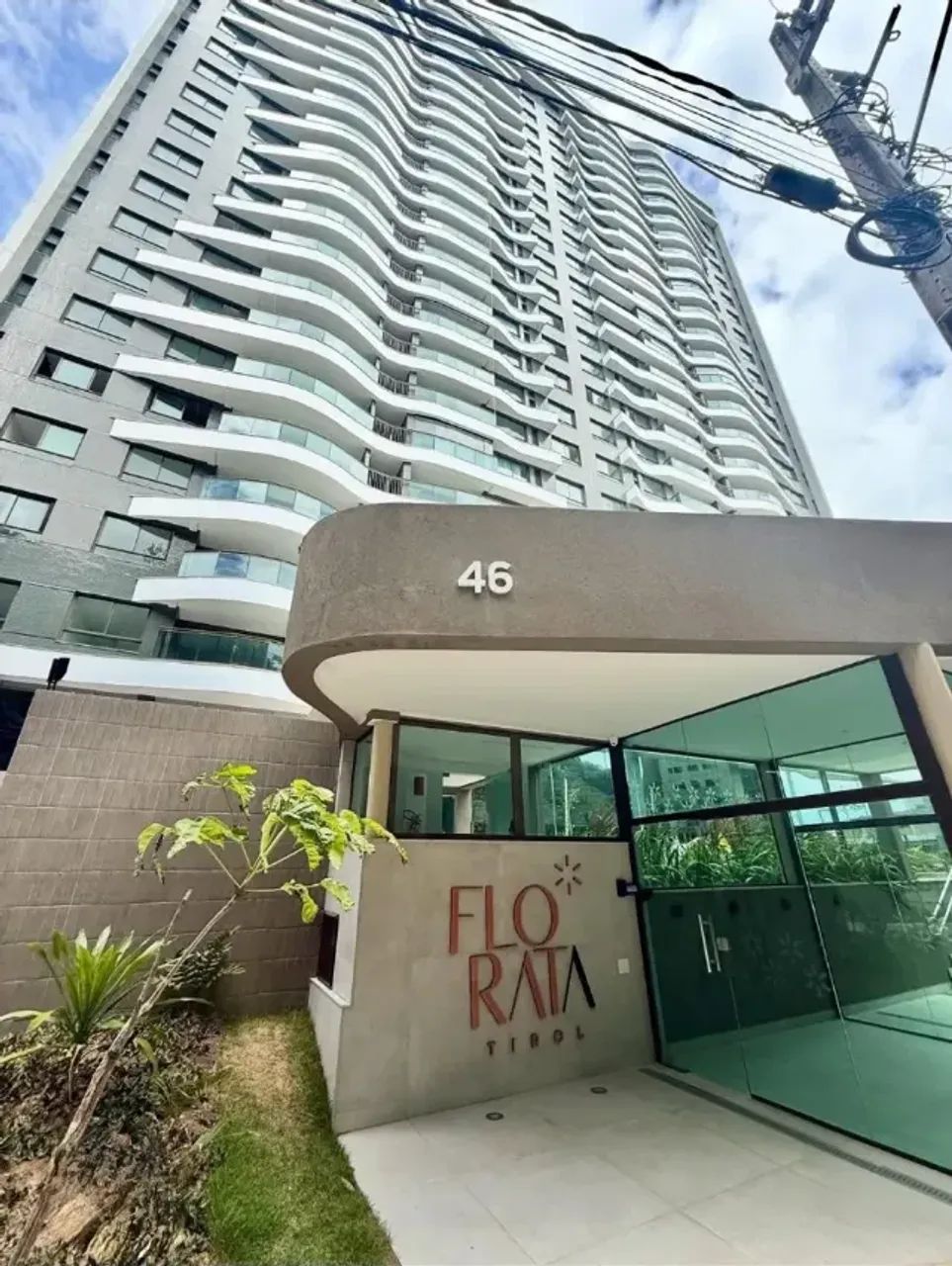 Apto 3/4 com 2 suítes no Condomínio Florata Tirol de 100 m², 2 vagas por 799.999, à vista