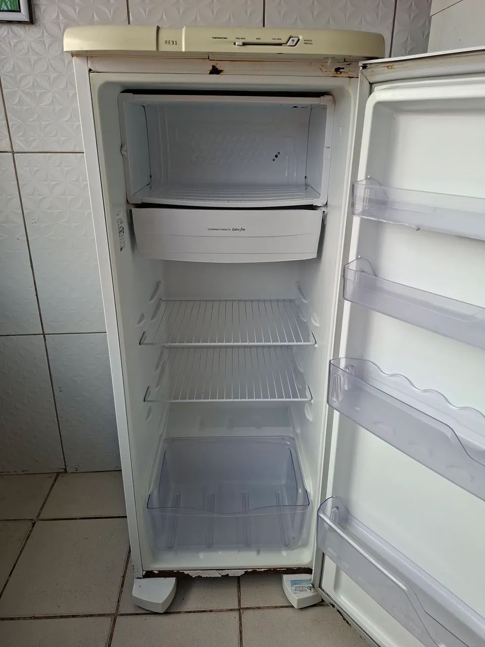 VENDO GELADEIRA ELETROLUX RE31 - Foto 5