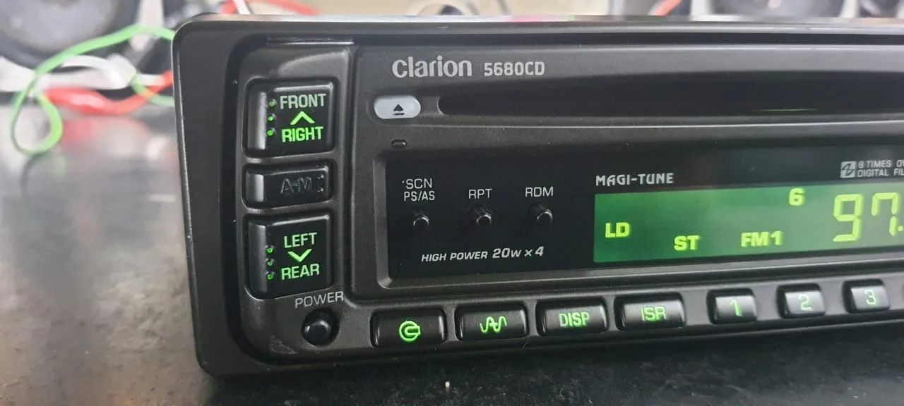 CD Player Clarion 5680
