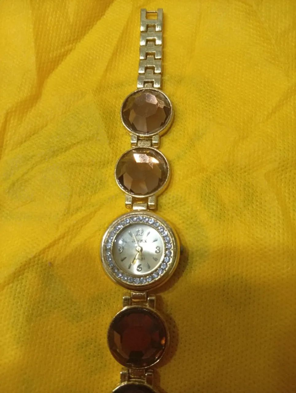 Relógio onenx feminino quartzo,analógico, dourado  - Foto 2