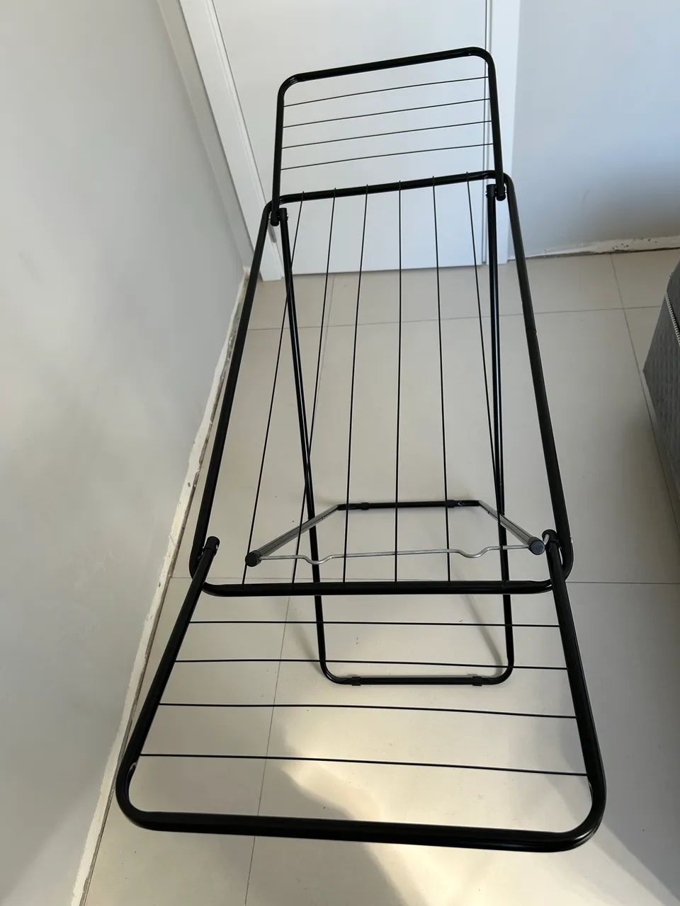 Varal de Chão Preto - 146 cm - Foto 3