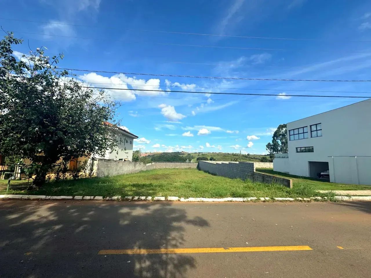 Oportunidade: Lote em condomínio fechado com com 594m²