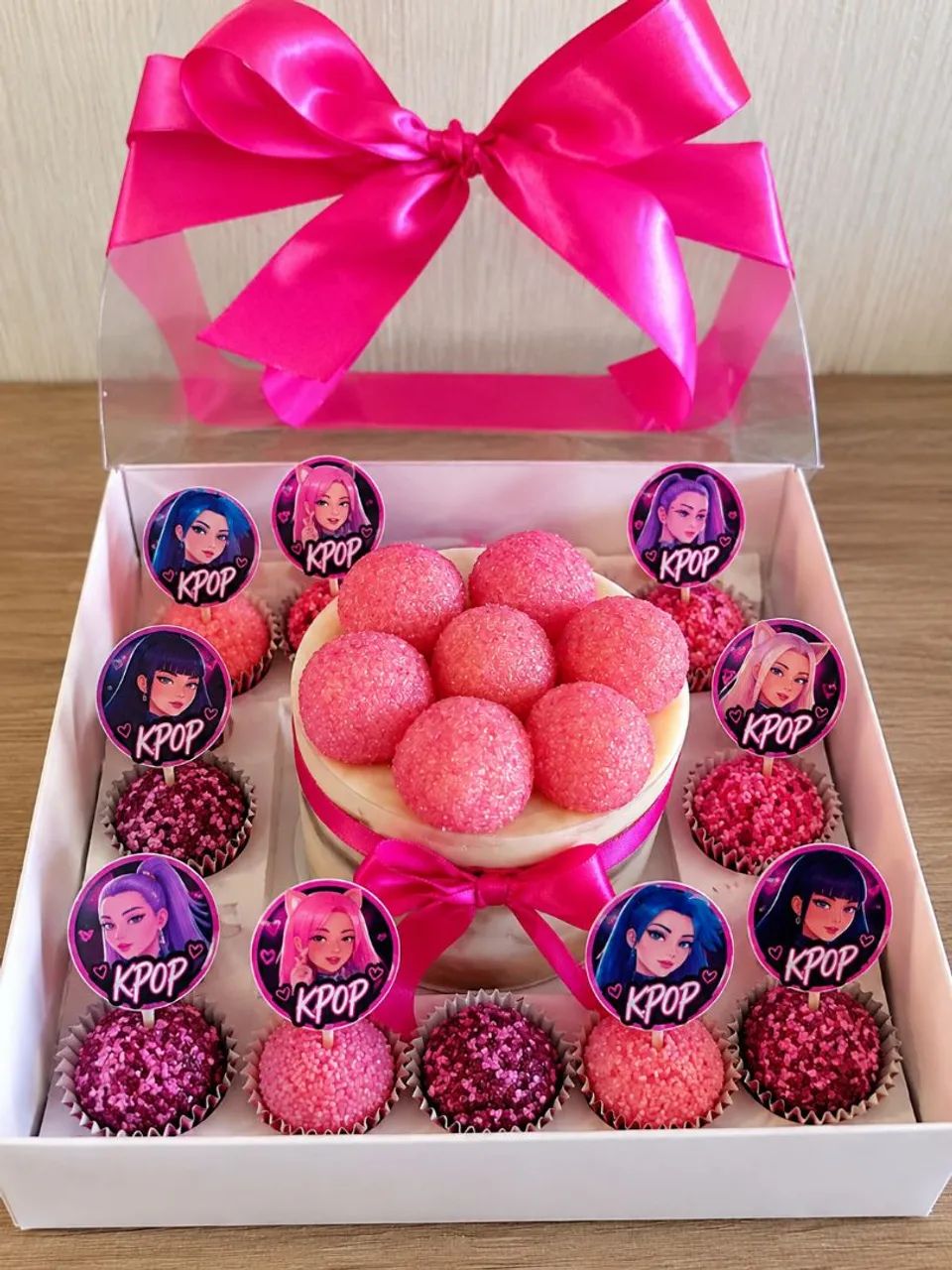 Kit presenteável bolo e brigadeiros  - Foto 4
