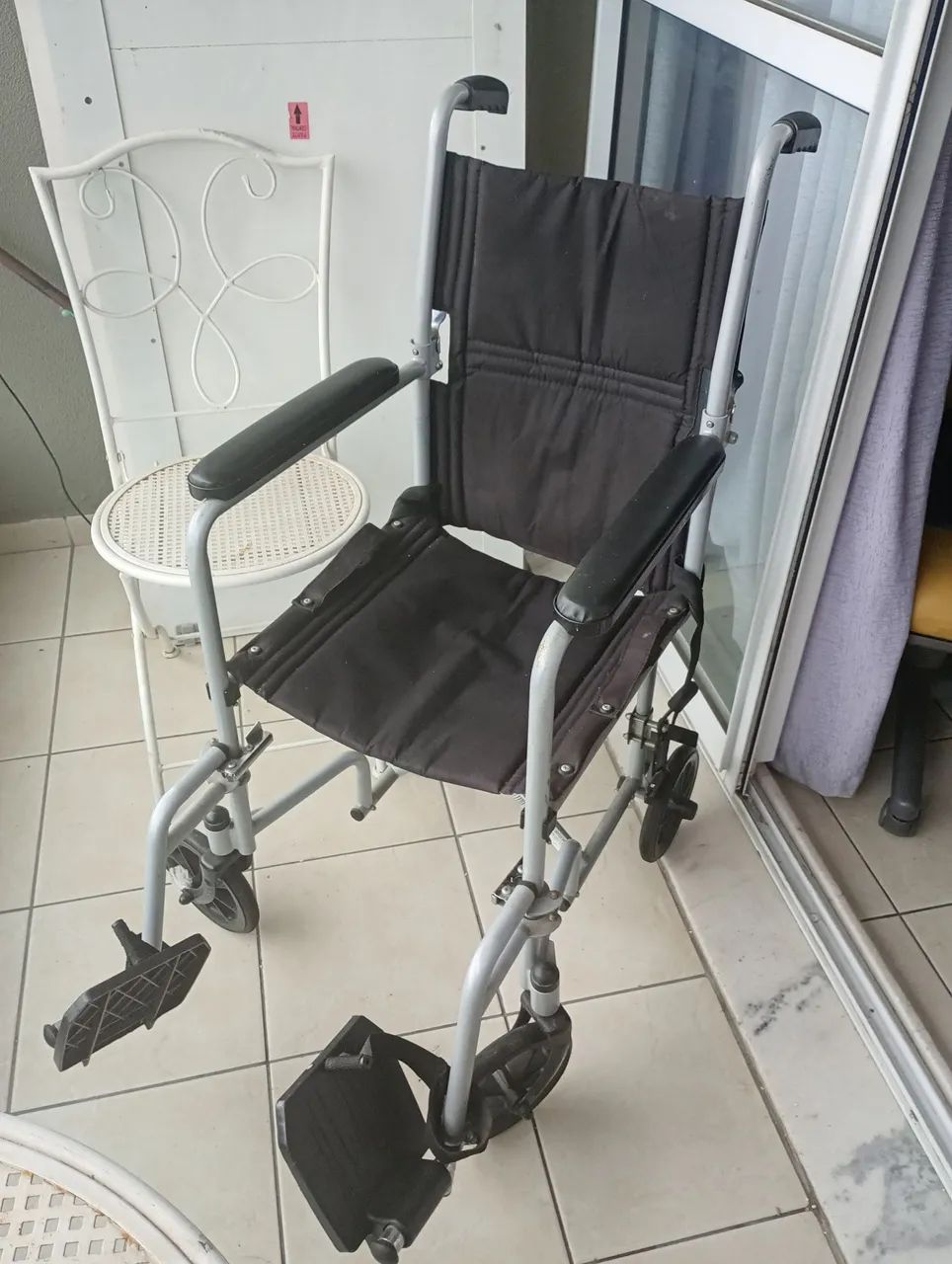 Cadeira de Rodas Dobrável Compacta até 115kg Série Europa Veneza 48cm - Praxis - Foto 2