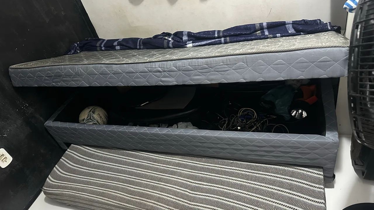 CAMA DE SOLTEIRO (com Baú e cama auxiliar )
