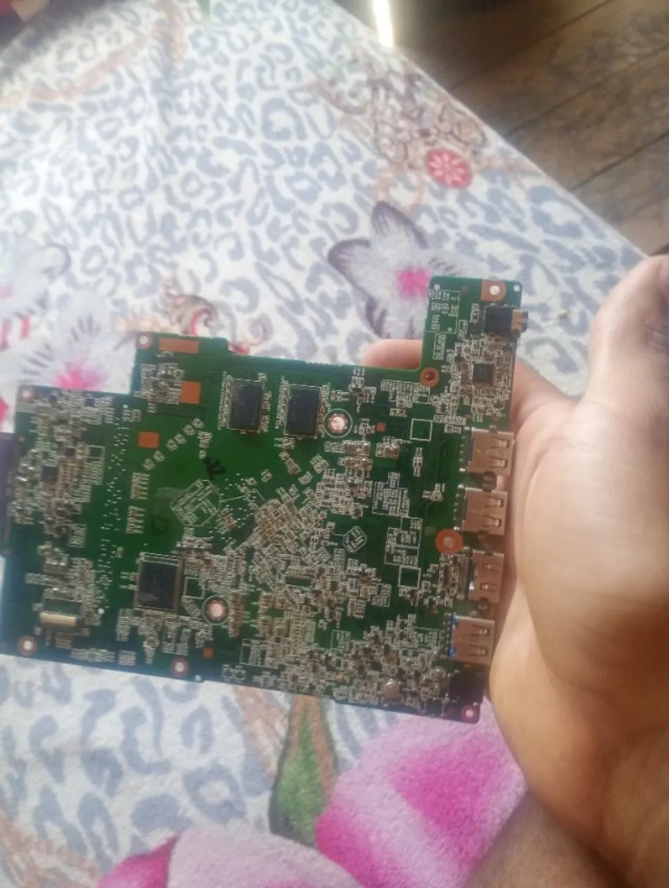 Placa-mãe Notebook ? Celeron N2830 ? Para peças ou conserto