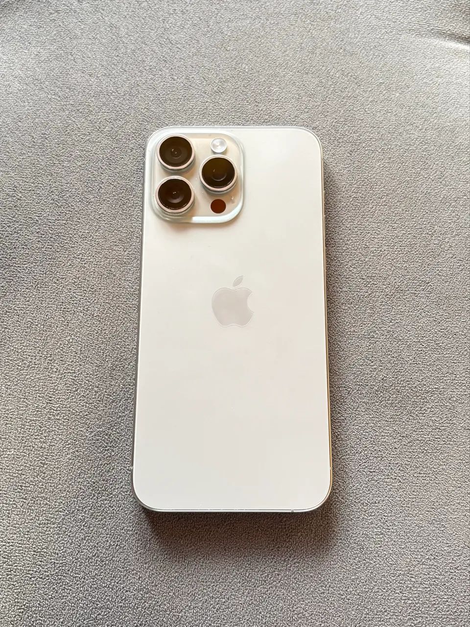 iPhone 15 Pro Max 256GB - Brinde AirPods 2 - Celulares e