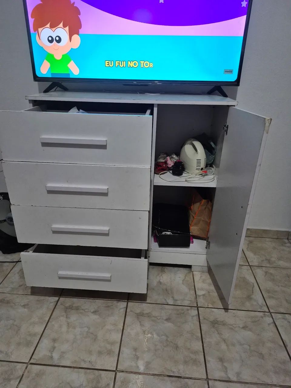 Cômoda com detalhes  - Foto 3