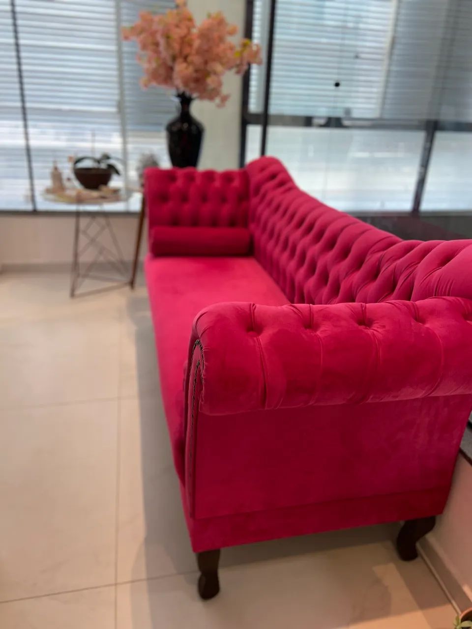 Sofá modelo Chesterfield maravilhoso  - Foto 2