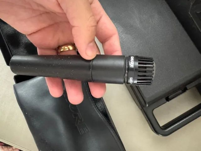 Microfone Dinamico Shure SM57 Preto com Bolsa Original