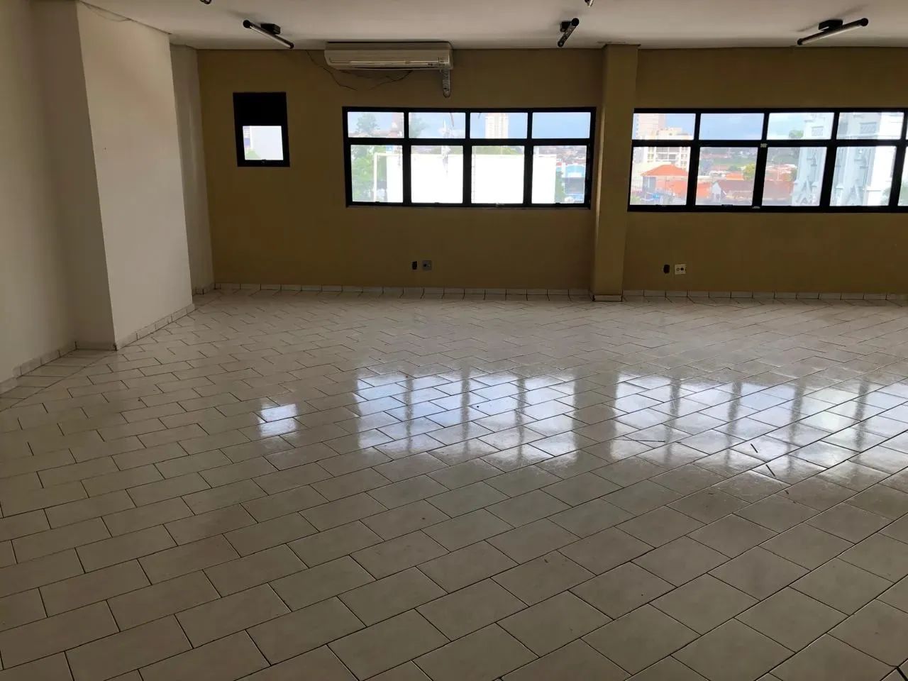 Sala comercial no Medical Center, 80 m²