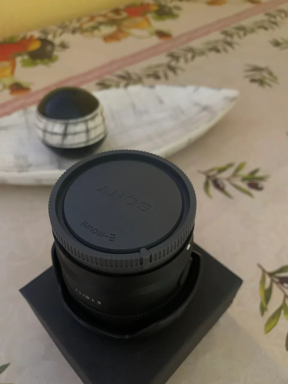 Lente Sony E 11mm F1.8 Nova Zerada - Acessórios para Câmeras e