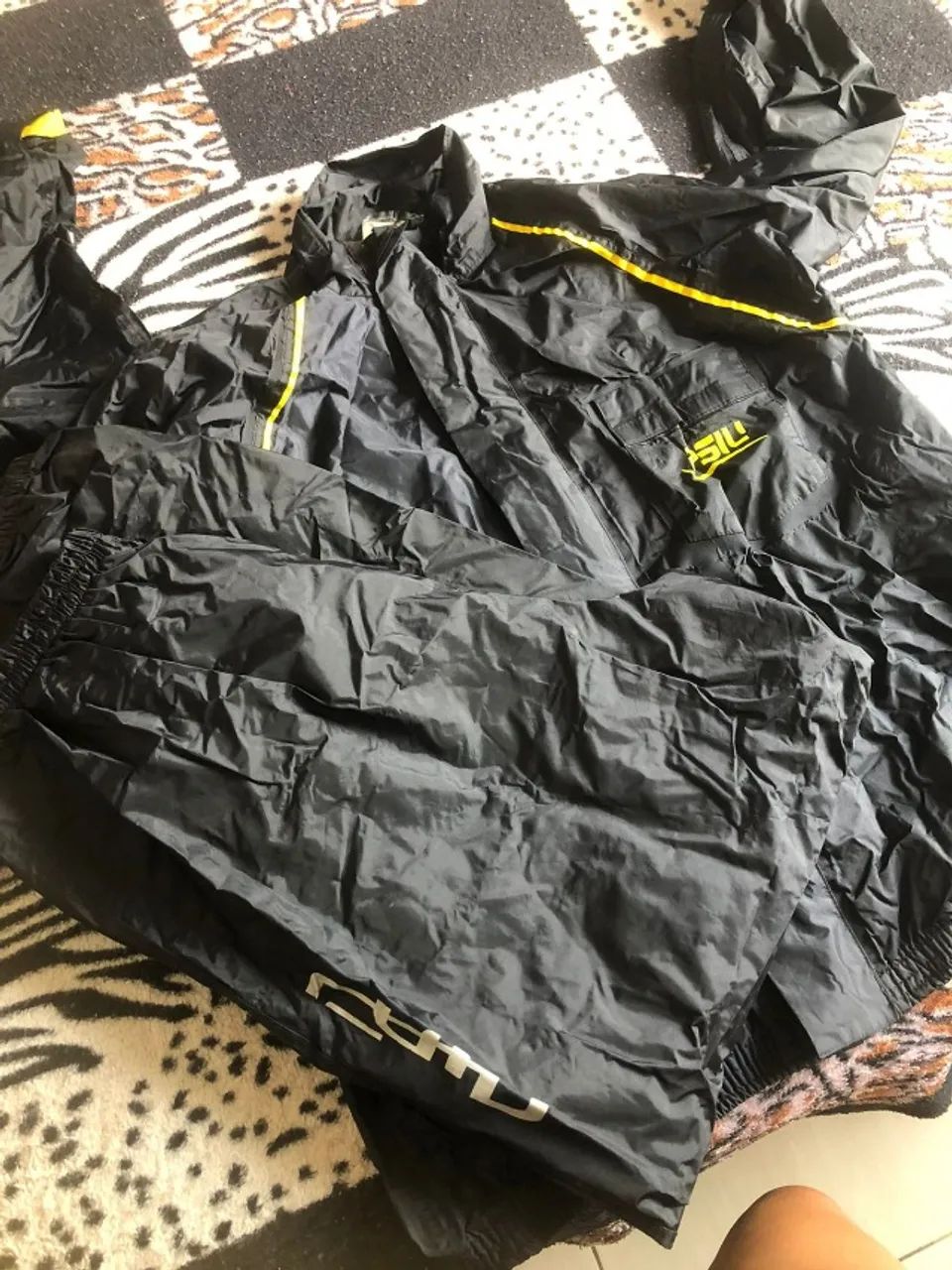 Kit roupa, luvas e balaclava