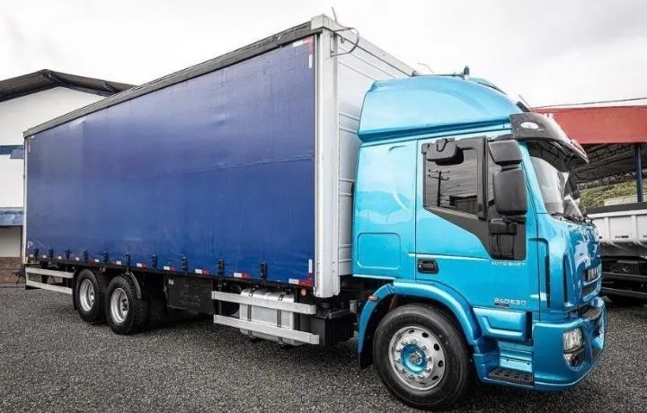 Iveco tector 240E30 6x2 2017  - Foto 2