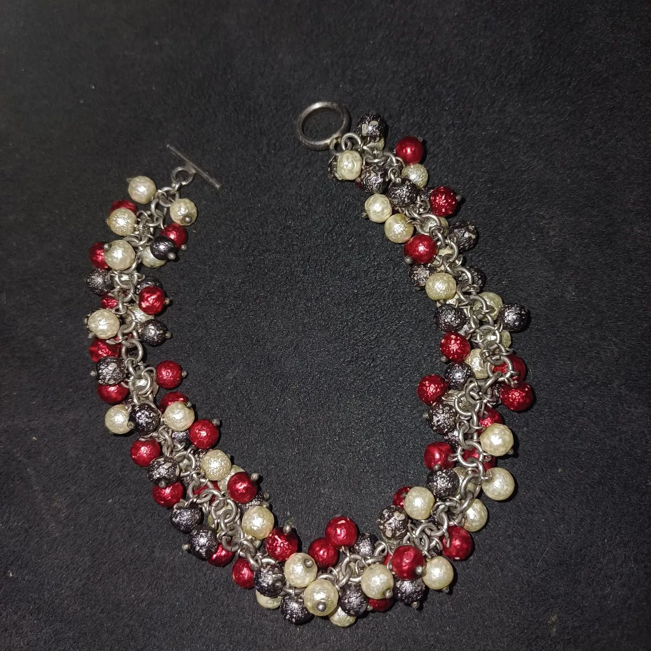 Pulseira de prata e miçangas 