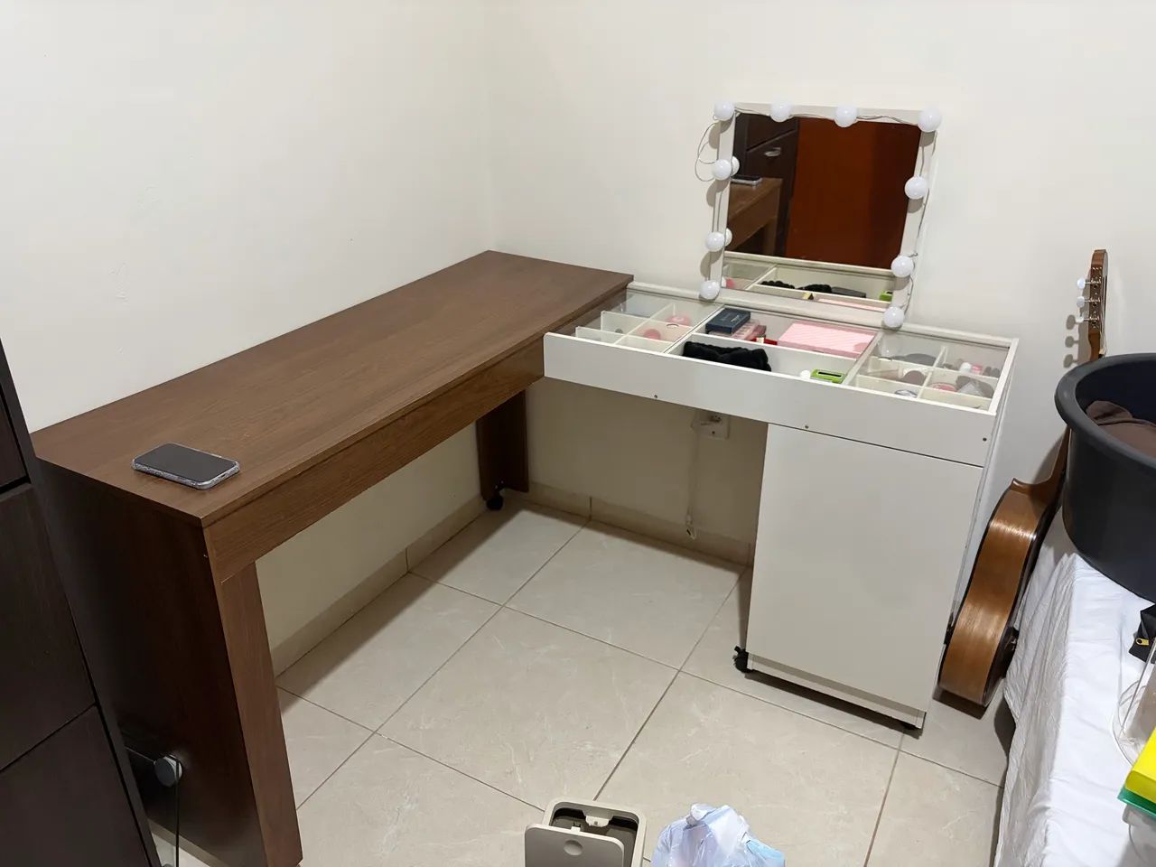 Penteadeira Camarim+ escrivaninha de estudos 
