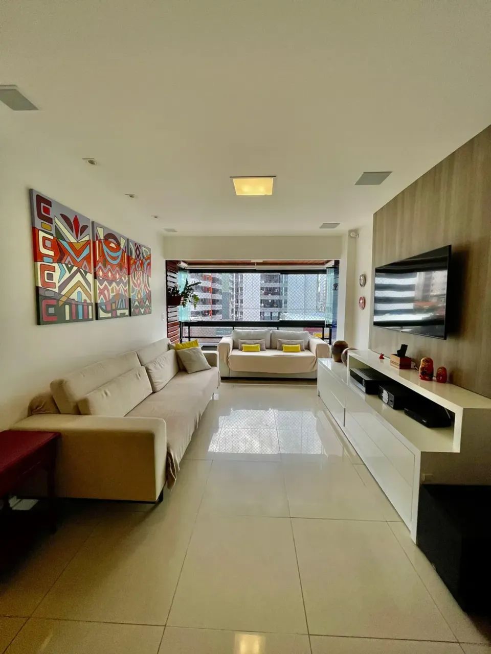 vendo Apto de 4 quartos sendo 2 suítes com 132 m² na Ponta Verde
