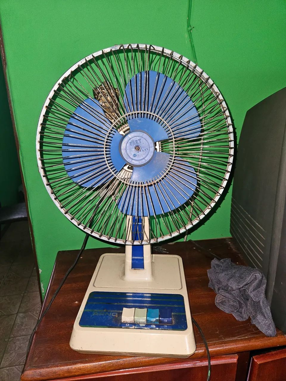 Ventilador Azul Usado