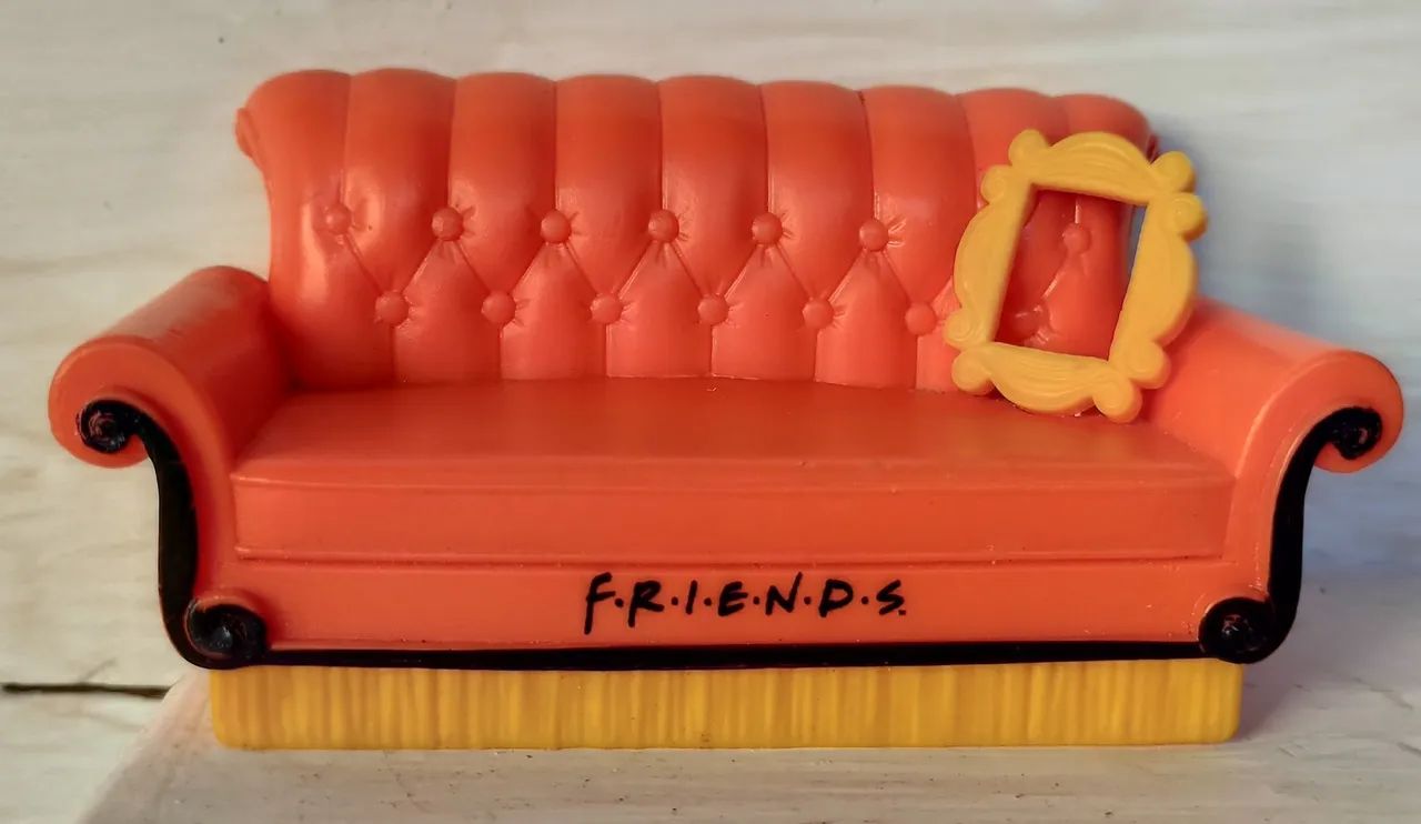 Mini Sofá Friends - O Icônico Sofá do Central Perk! - Foto 3