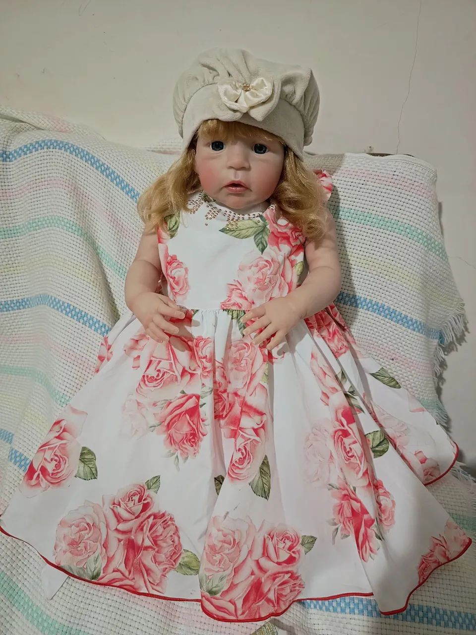 Bebê reborn 60 cm importada kit Sandie  - Foto 5