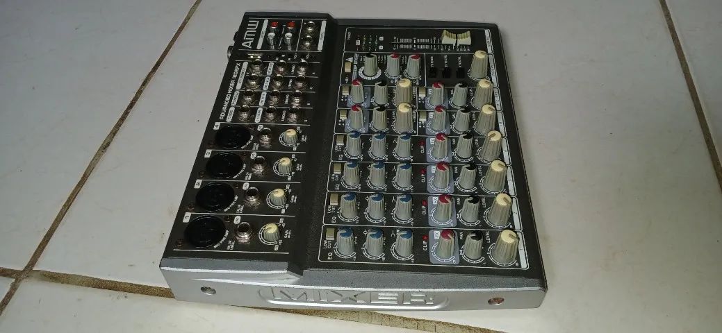 Mesa de som Amw 1202FX para vender. * - Foto 3