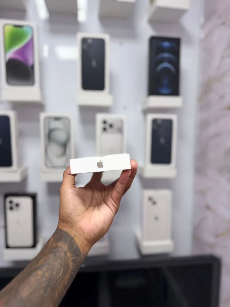 IPHONE 17 AIR 256GB <br>R$ 5.950,00 TOP - Foto 2