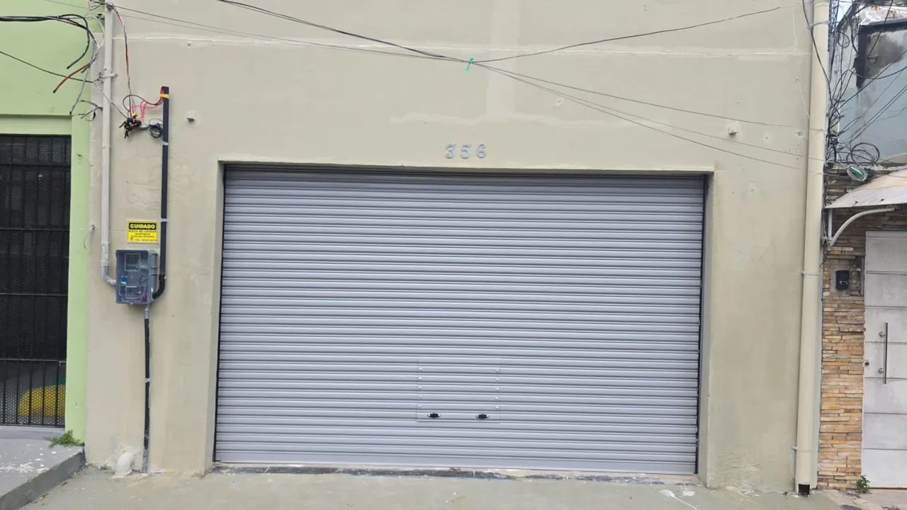 Prédio Comercial. Servindo para vários tipos de comércio, todo reformado medindo 6,50x 14 - Foto 2