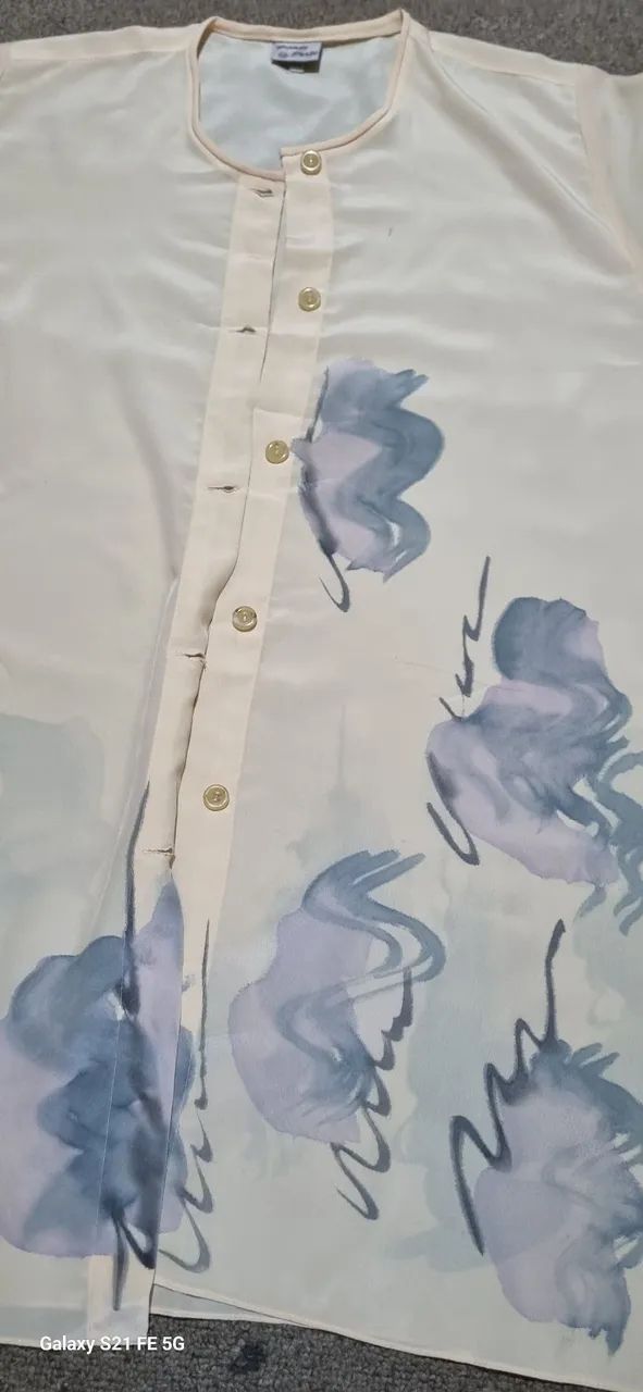 Camisa alongada GG 48 busto 60cm compr total 85cm tem transparência - Foto 3