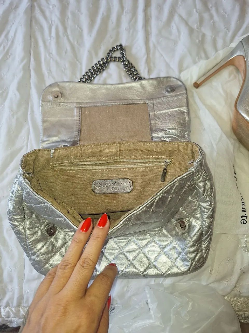 Bolsa capodarte olivia  na cor prata - Foto 3