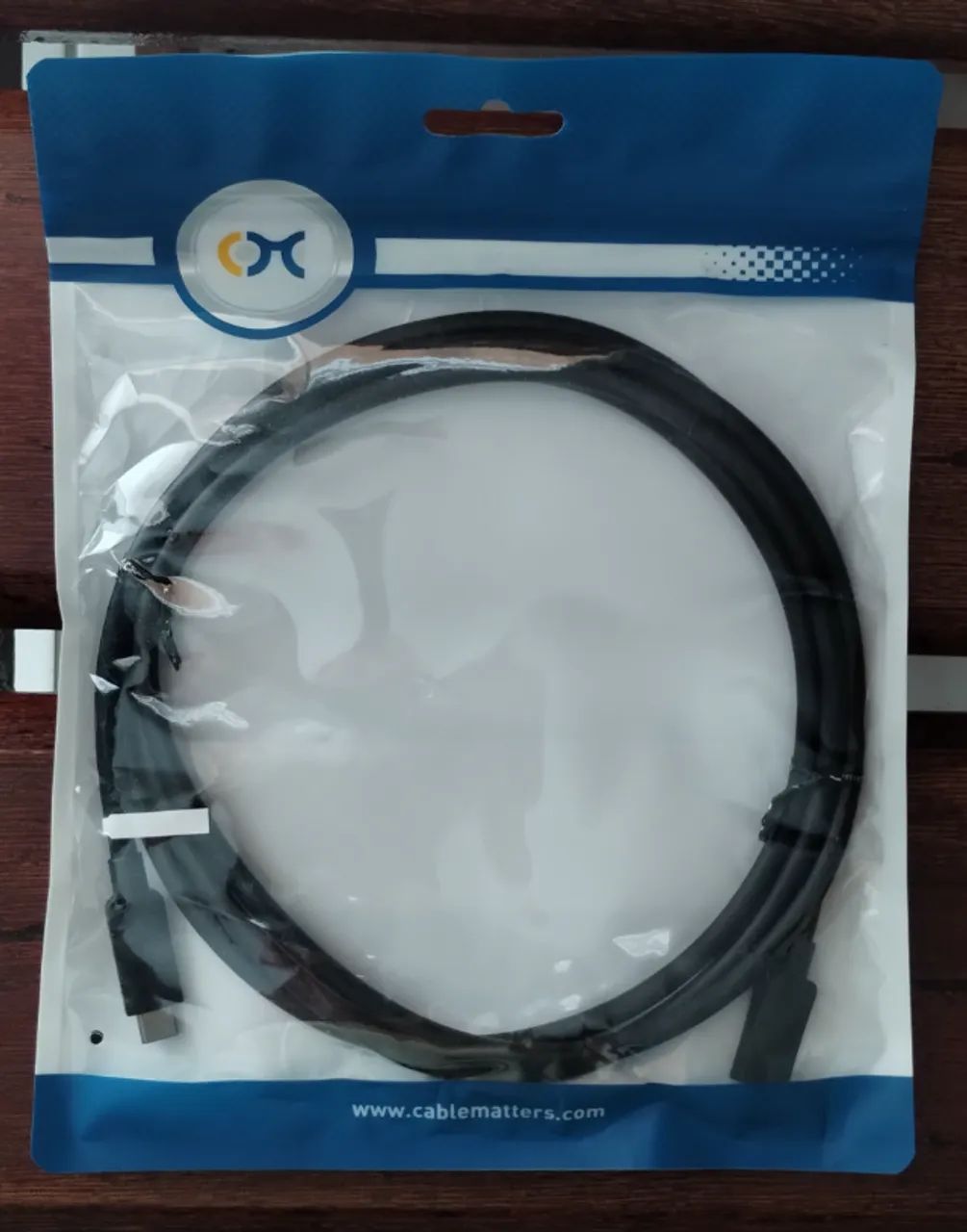 Cabo 20Gbps Celular Notebook PC Tablet USB-C Para USB-C 240W 8K 1,8m Cable Matters Lacrado - Foto 3