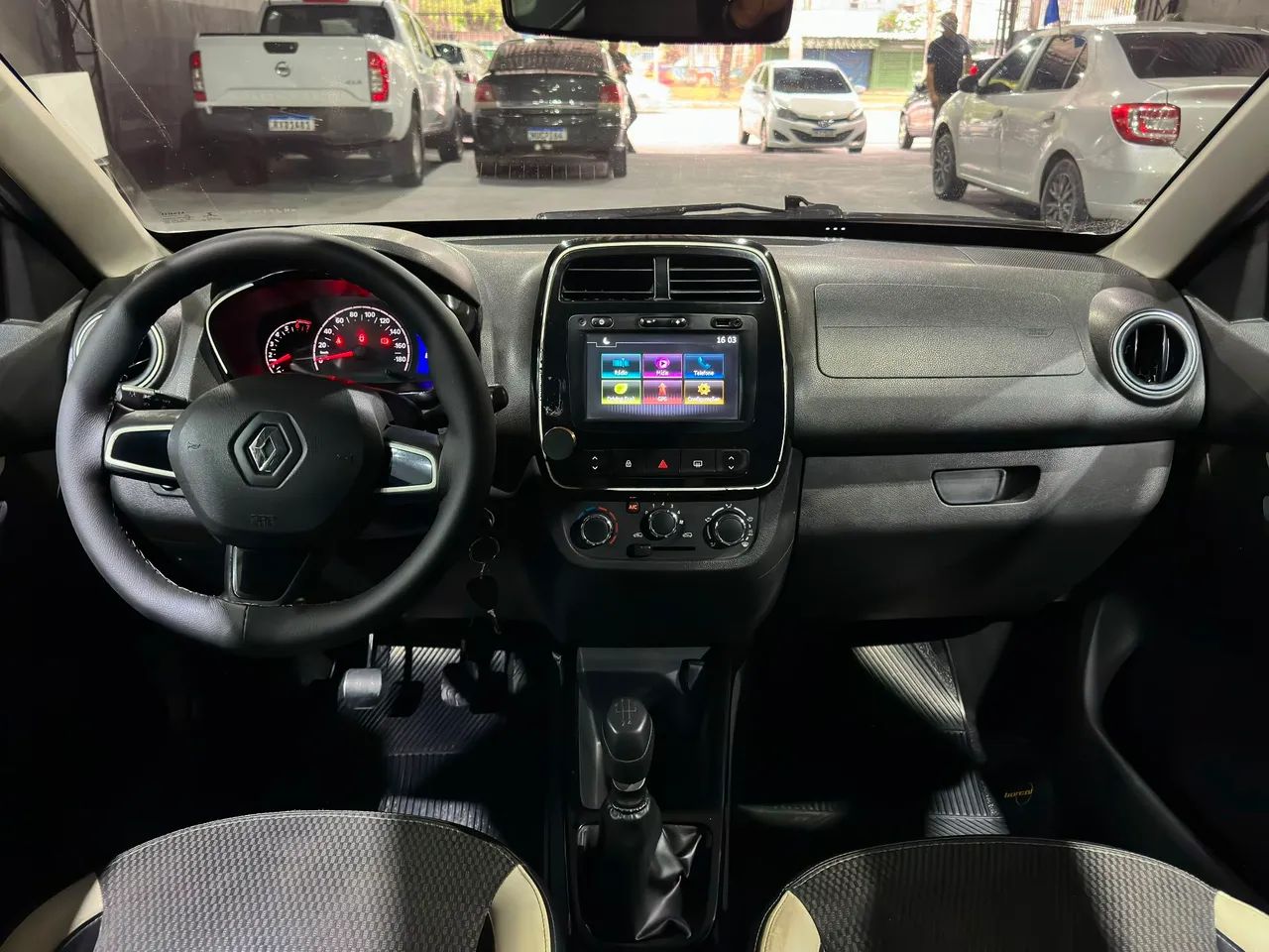 Renault Kwid Intense 1.0 Flex 12V 5P Mec. 2019 - Foto 4