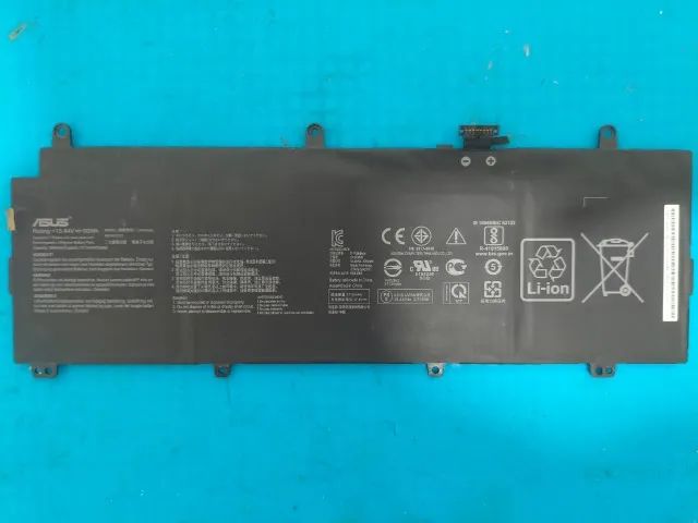 Bateria para notebook Asus ROG Zephyrus S funcionando.