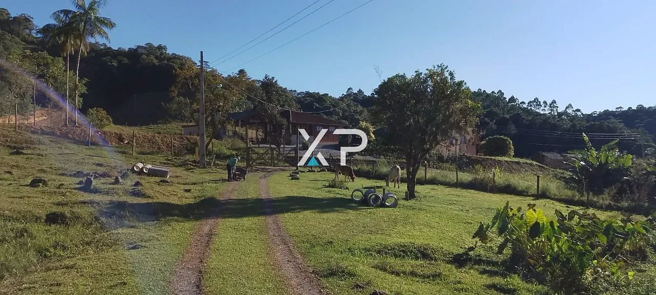 Sítio em Águas Mornas 2 hectares