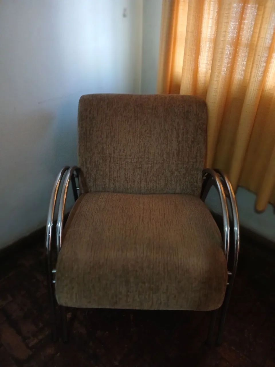 Poltrona Vintage Retrô com Braços Tubulares - Foto 2