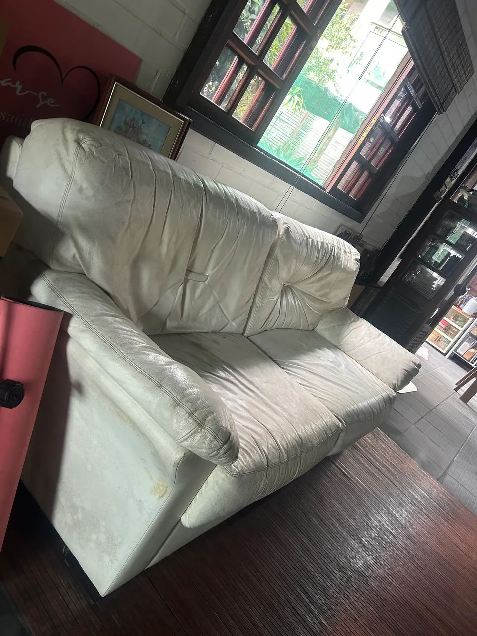 Sofá branco couro usado  - Foto 4