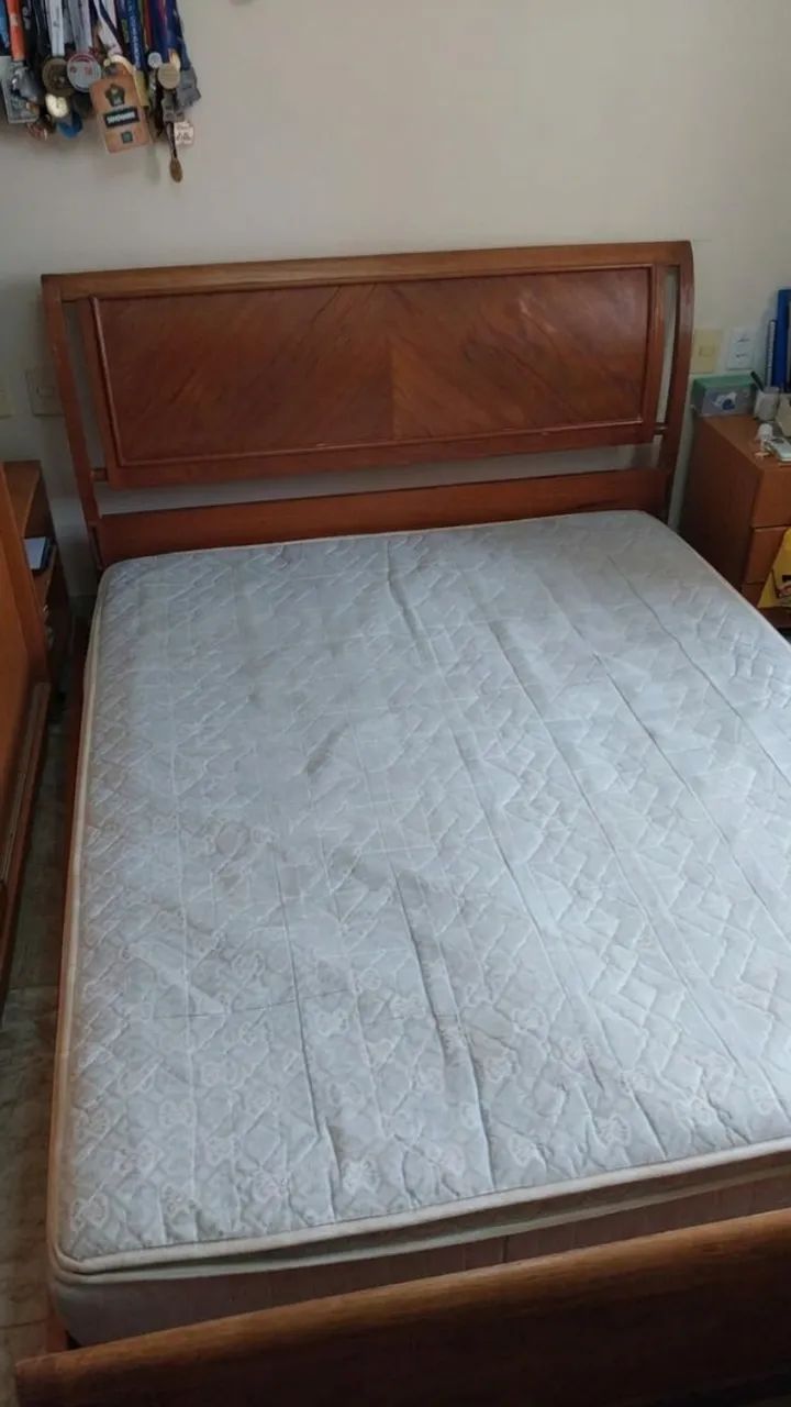 CAMA DE CASAL QUEEN