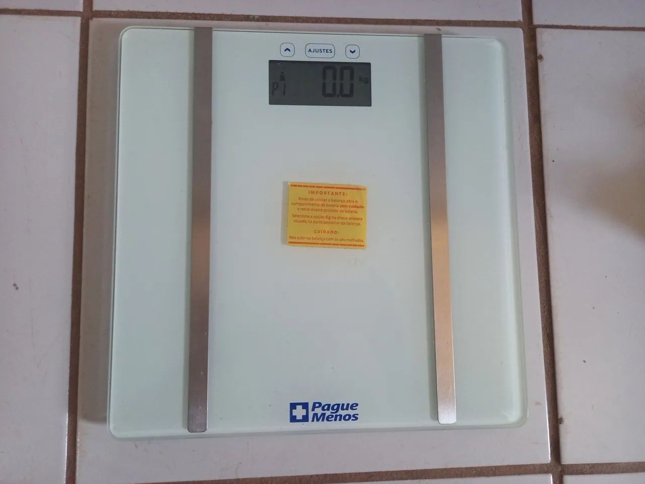 Vendo balança digital de bioimpedância Pague Menos