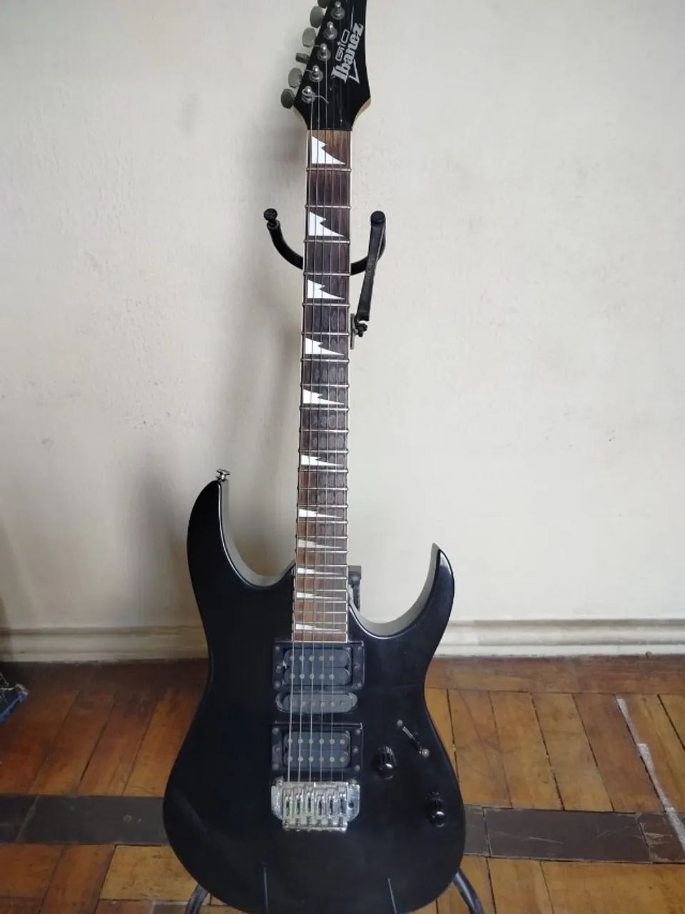 Guitarra Ibanez Gio Soloist Black Knight