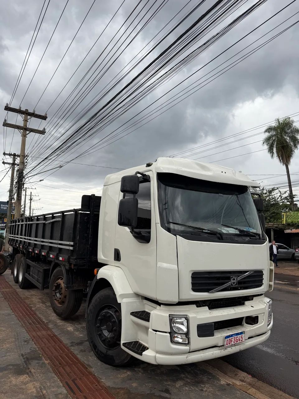 Volvo VM 260 Bitruck 8x2 Ano 2011