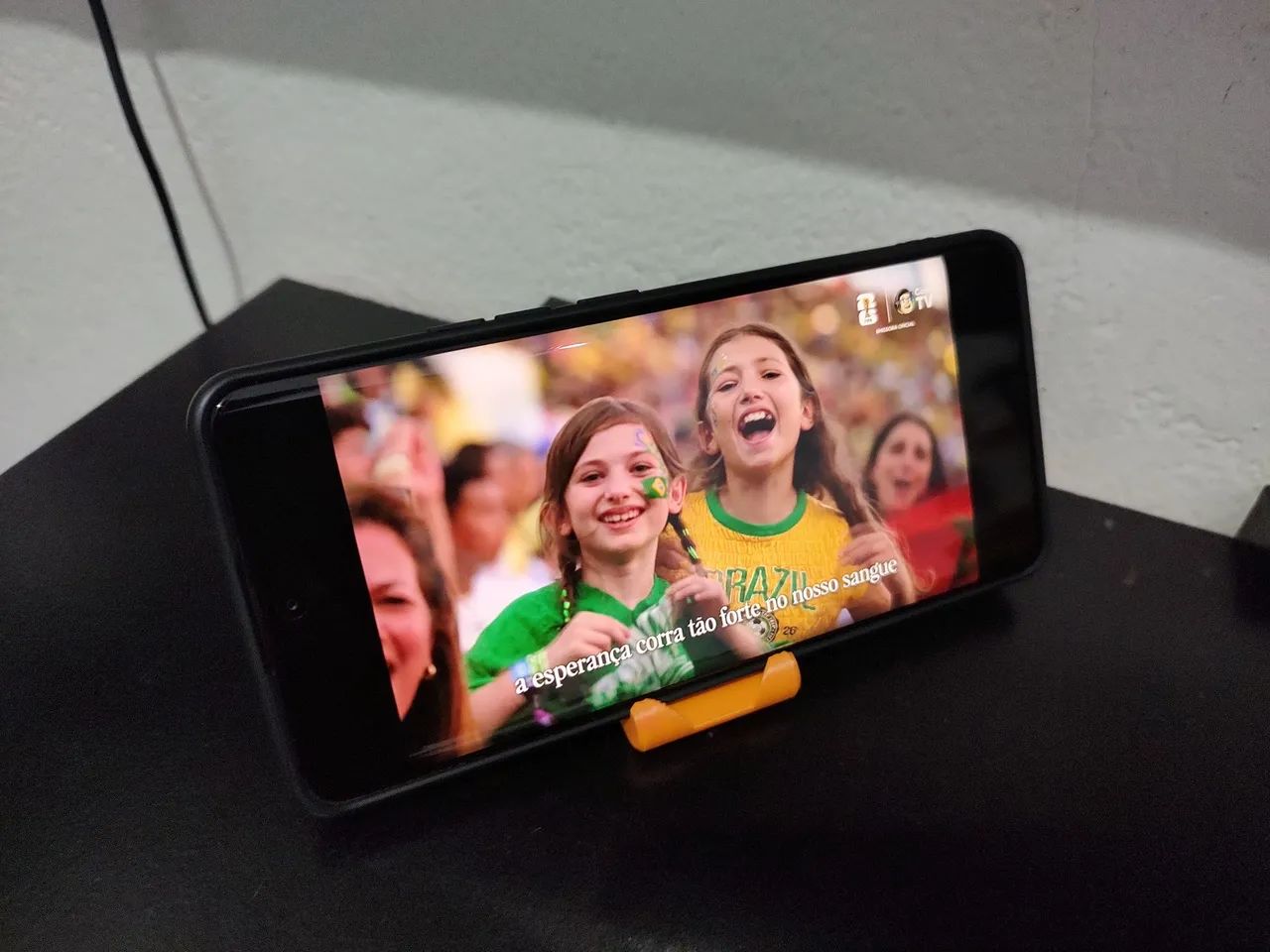 Chaveiro suporte dobrável para celular