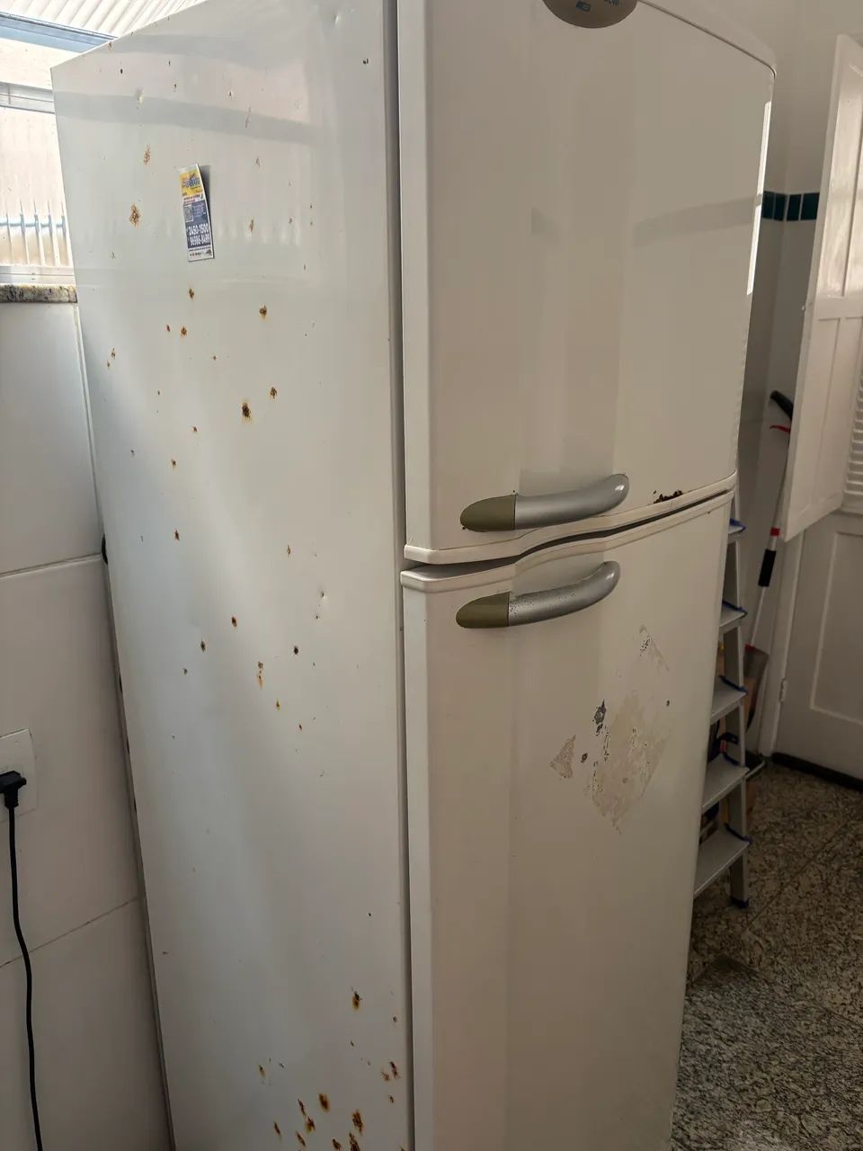 Vendo geladeira 